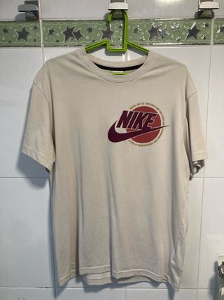 Camiseta Nike Beige Logo Swoosh