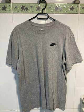 Camiseta Nike Gris