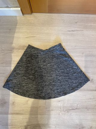 Falda gris y blanca Talla XS