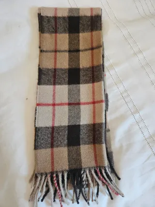 Bufanda de cuadros beige y roja