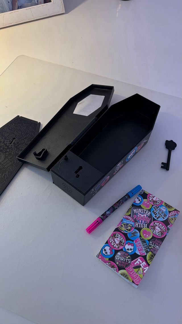 Juguete Monster High ataúd