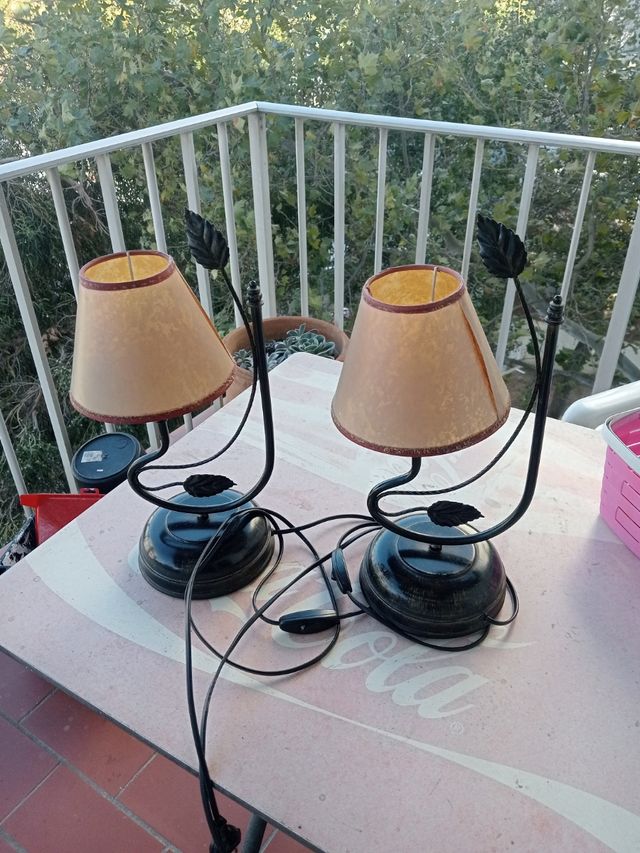 2 Lámparas de Mesa Beige y Negro