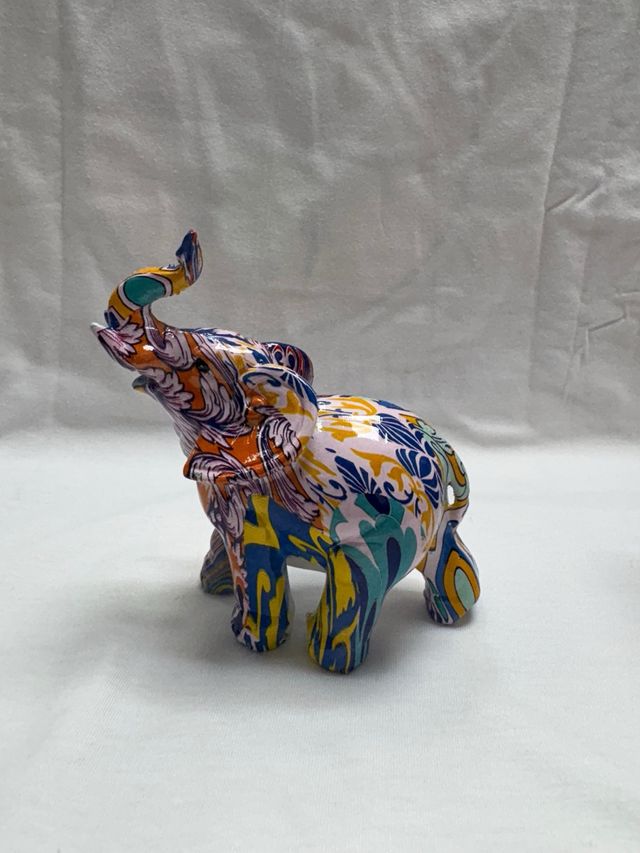 Elefante decorativo multicolor