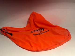 Funda protectora para cascos.