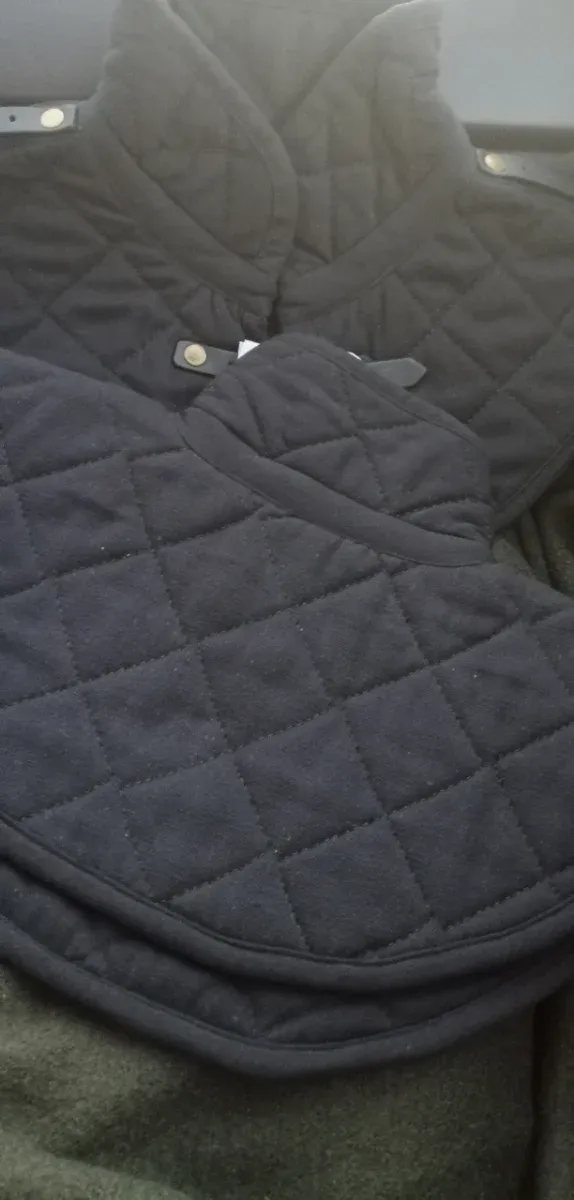 Gorgiera medievale imbottita nera