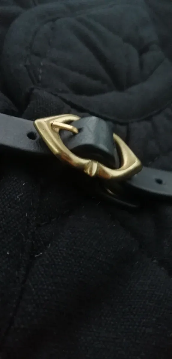 Gorgiera medievale imbottita nera