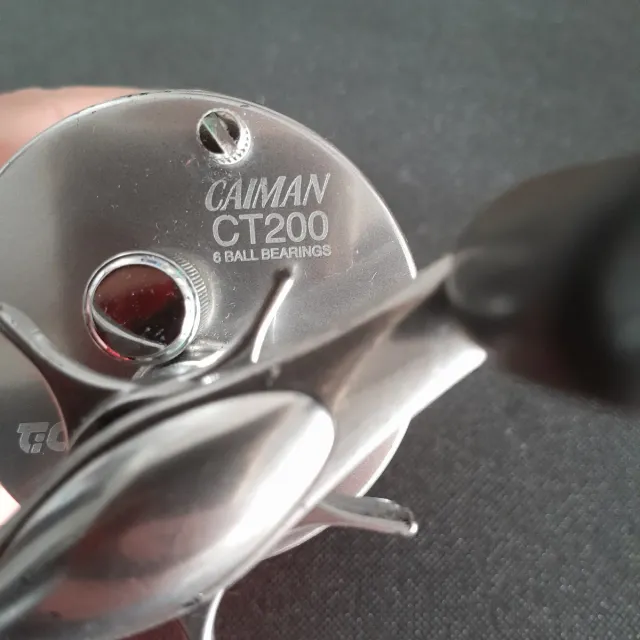 Pareja carretes Tica Caimán CT200