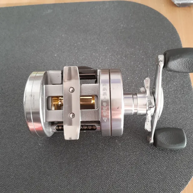 Pareja carretes Tica Caimán CT200