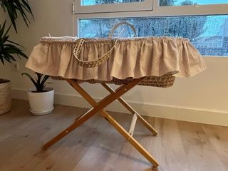 Moisés de mimbre para bebé