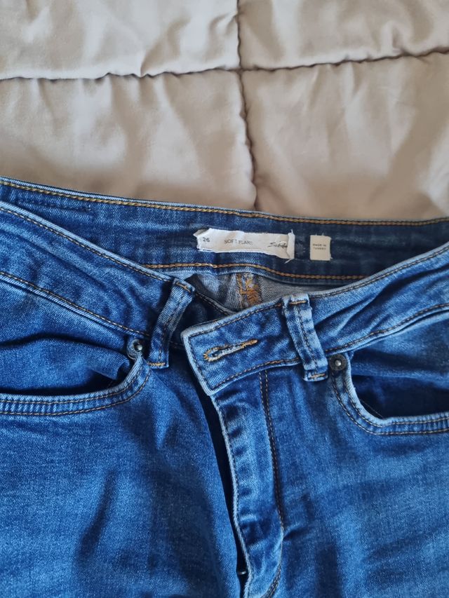 Pantalones vaqueros campana azules y blancos