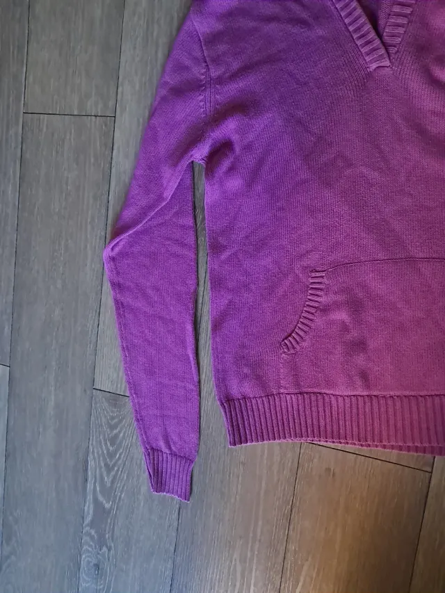 Jersey morado vintage con capucha