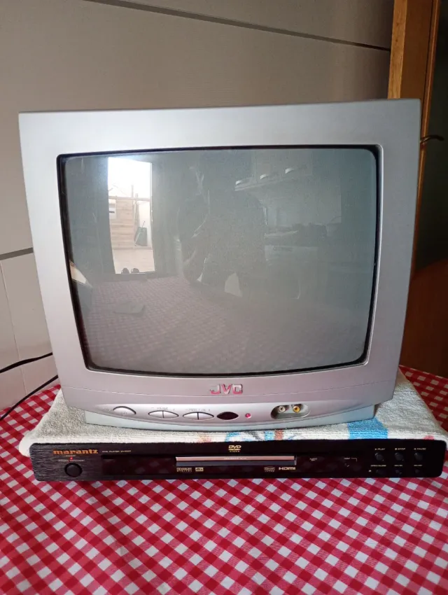 Televisor JVC Retro 14"