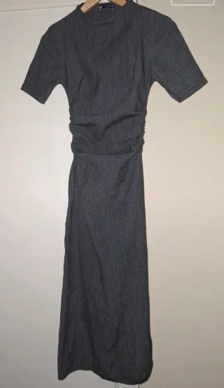 Vestido Zara gris fruncido