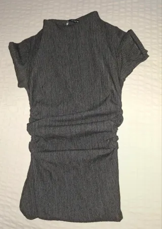 Vestido Zara gris fruncido