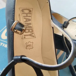 Zapatos de tacón Chamby negros