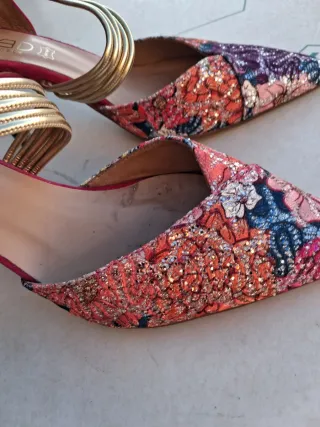 Zapatos de fiesta dorados y multicolor ,usado 2 hr