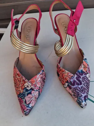 Zapatos de fiesta dorados y multicolor ,usado 2 hr