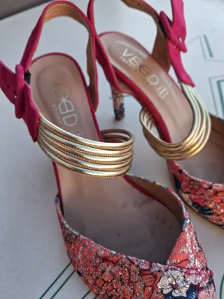 Zapatos de fiesta dorados y multicolor ,usado 2 hr