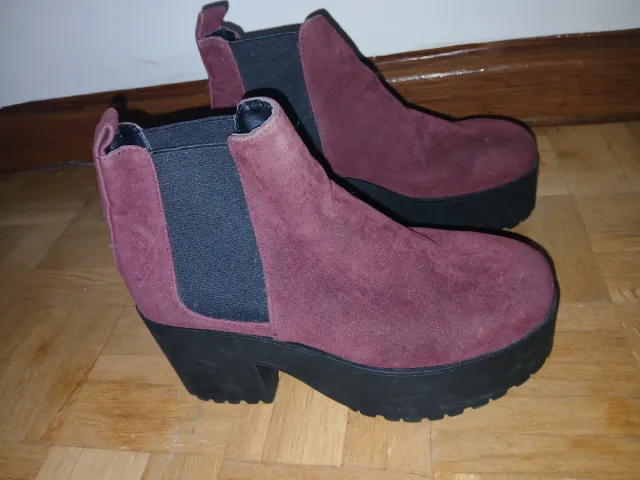 Botas chelsea plataforma burdeos