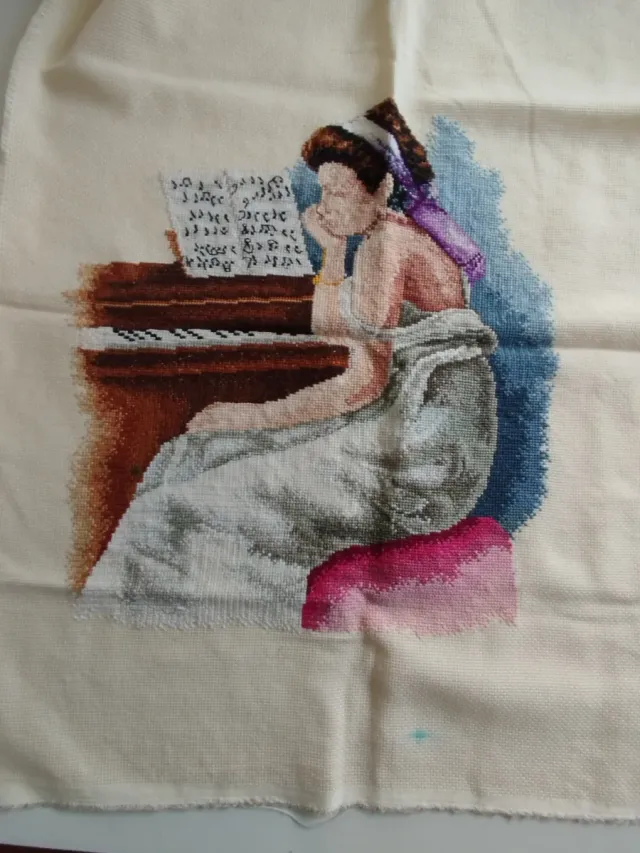 Punto de Cruz Mujer Piano