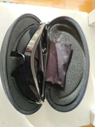 Gafas Oakley deportivas con funda original