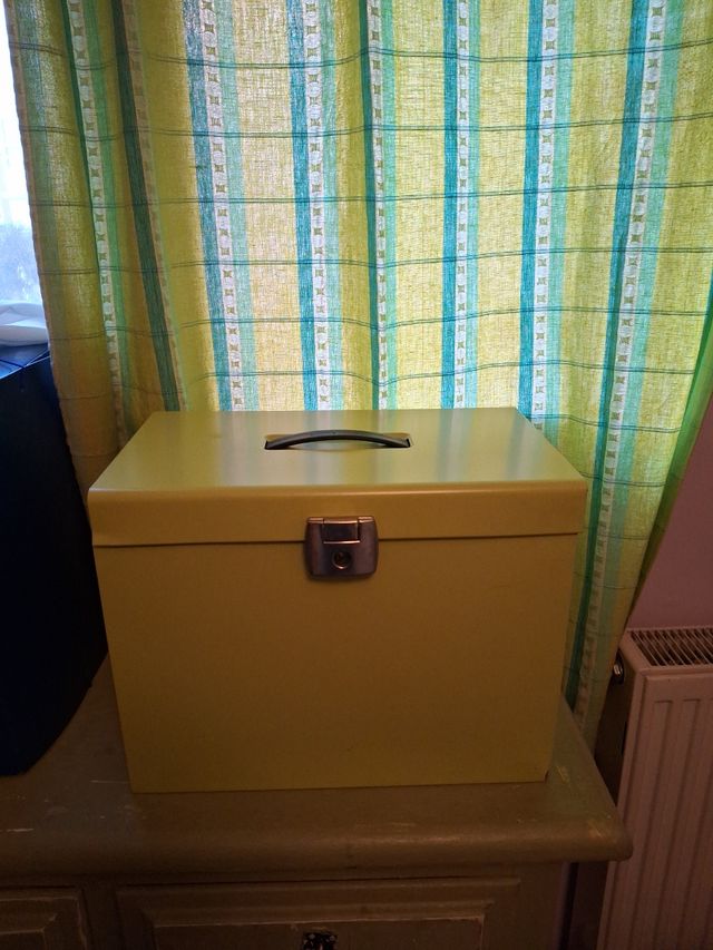 Cajón archivador metálico verde lima