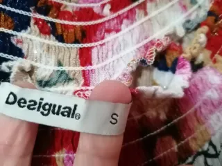 Blusa estampada media manga