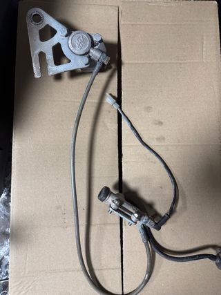 Bomba y pinza freno trasero moto