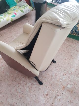 DUE-POLTRONE-RELAX-MASSAGG.-ELETTRICA IN PELLE