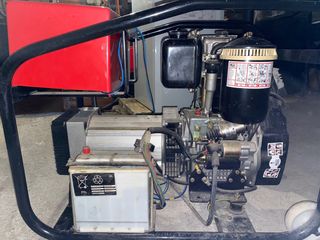 Generador Eléctrico Diésel ~7 kVA