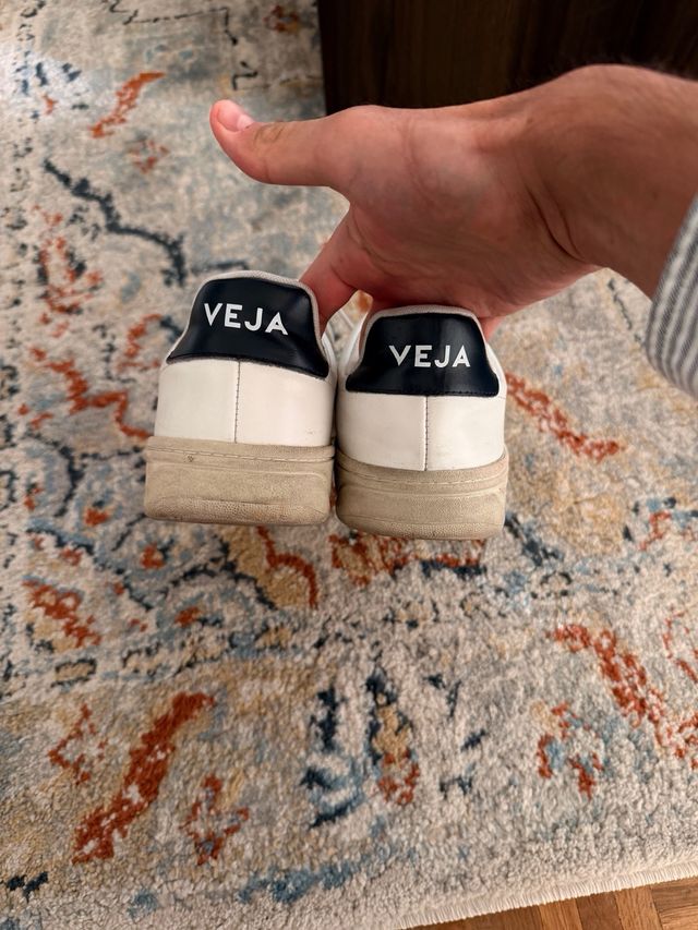 Zapatillas Veja V12 Blancas y Rojas