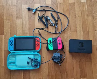 Nintendo Switch con mandos Joy-Con extra + funda