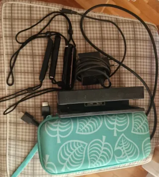 Nintendo Switch con mandos Joy-Con extra + funda