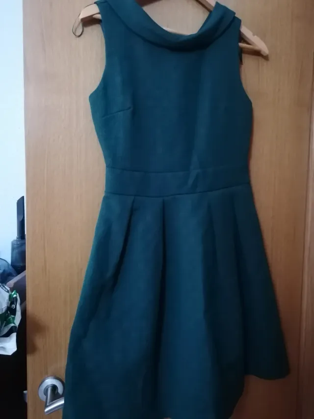Vestido verde sin mangas