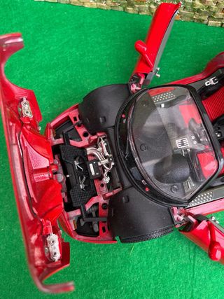 Ferrari F50 – Escala 1:18 – Maisto