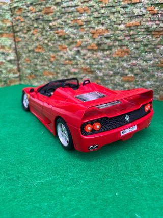 Ferrari F50 – Escala 1:18 – Maisto