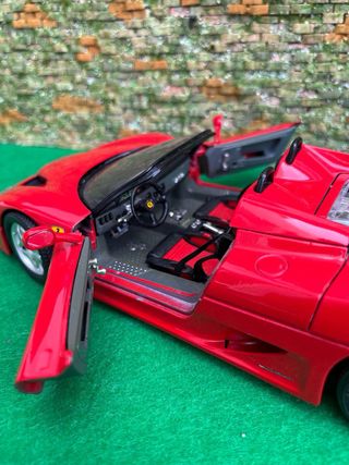 Ferrari F50 – Escala 1:18 – Maisto