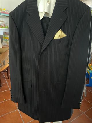 Traje de Novio Negro Raya Dorada