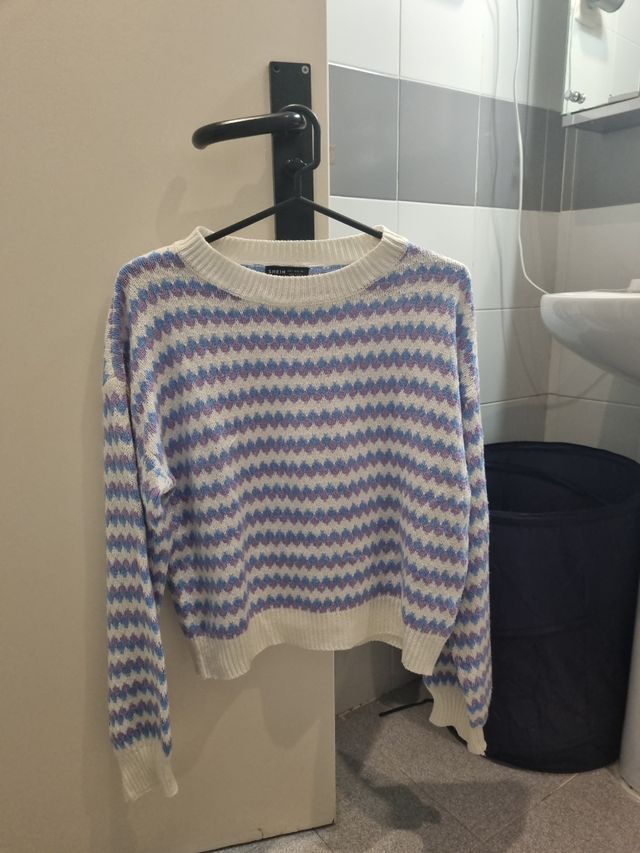 Jersey SHEIN zigzag blanco, azul y morado Talla S