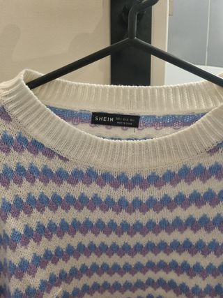 Jersey SHEIN zigzag blanco, azul y morado Talla S