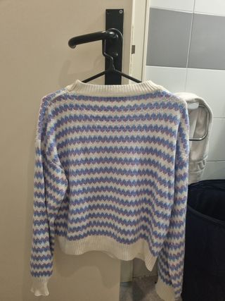 Jersey SHEIN zigzag blanco, azul y morado Talla S