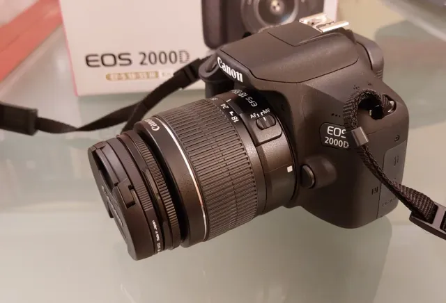 Cámara Canon EOS 2000D Reflex