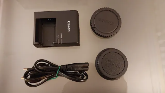 Cámara Canon EOS 2000D Reflex