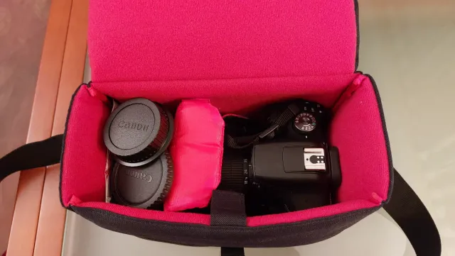 Cámara Canon EOS 2000D Reflex