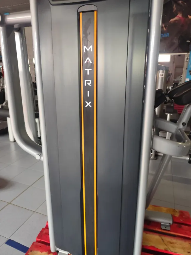 Máquina de glúteos Matrix