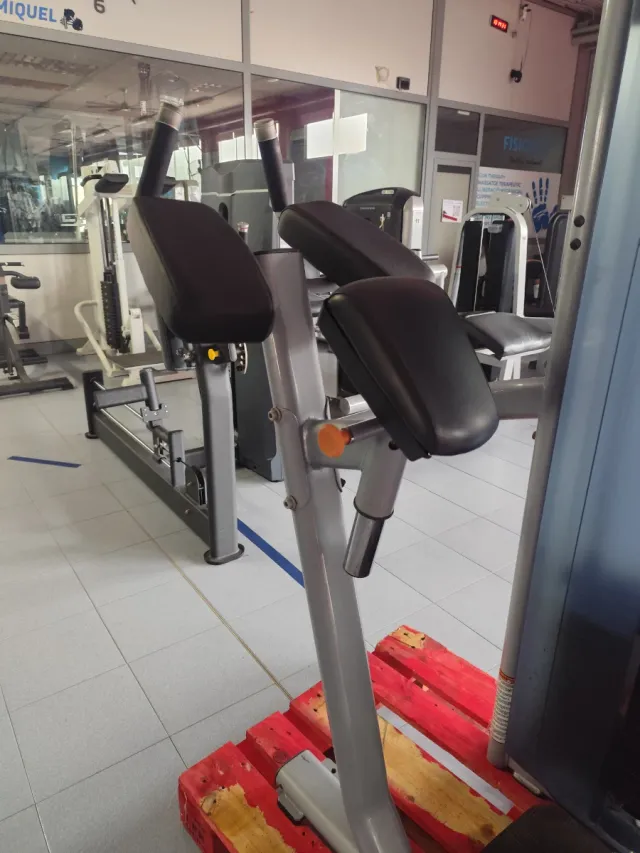 Máquina de glúteos Matrix