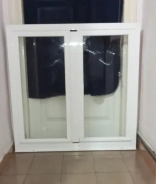 Ventana aluminio 90x90 cm