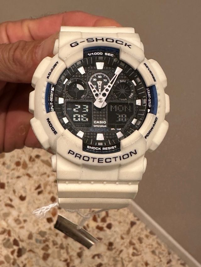 Reloj Casio G-Shock Deportivo Blanco