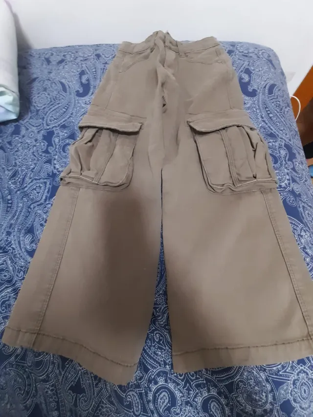 Vaqueros acampanados beige