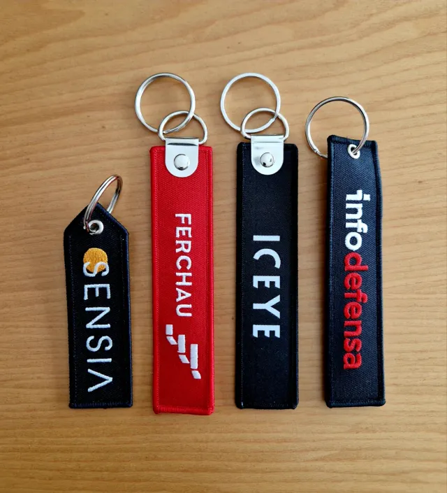 Llaveros de tela bordados (4 unidades)